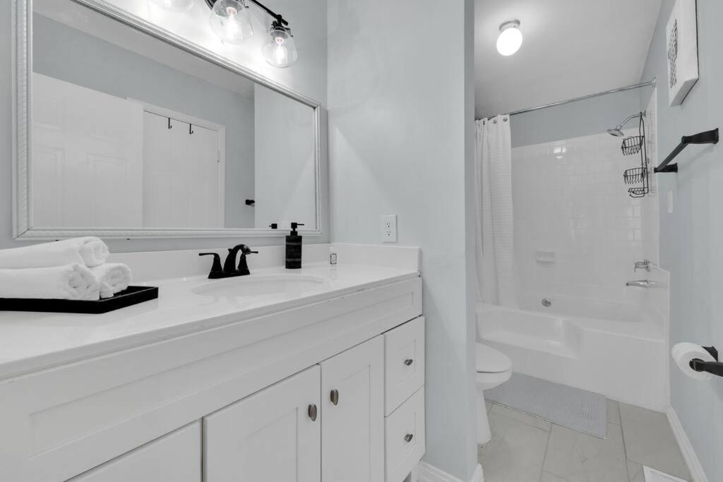 Plush Two Bedroom Retreat. A Home Away From Home! Riverdale Ngoại thất bức ảnh